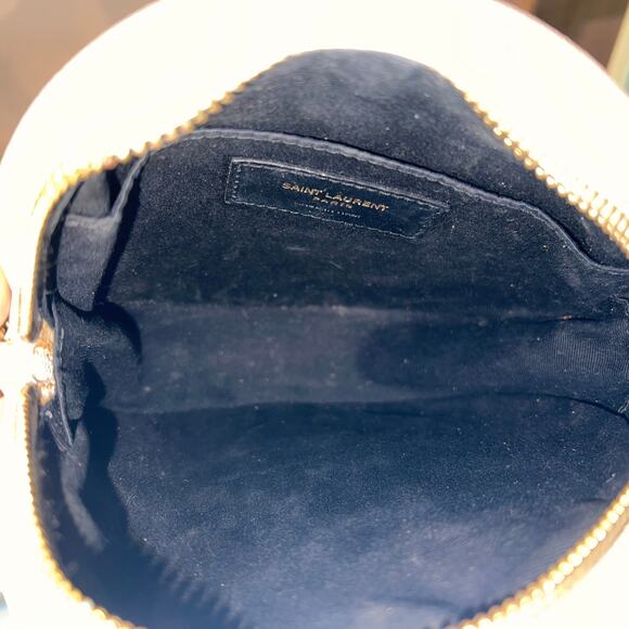 Saint Laurent Pre-Owned 2020 Grain De Poudre Chevron Round  SAINT LAURENT Grain De Poudre Round Crossbody